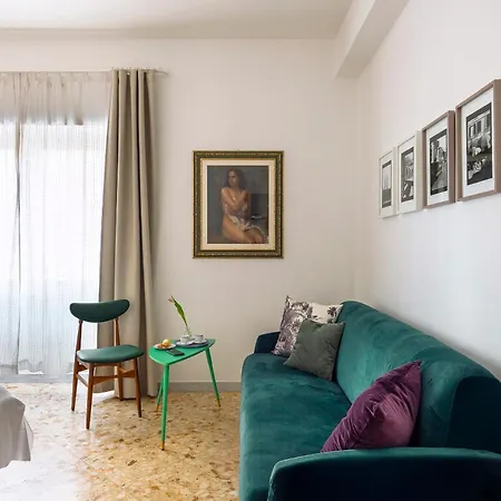 Casa Adele Lovely Mid-century Apartment, דירה