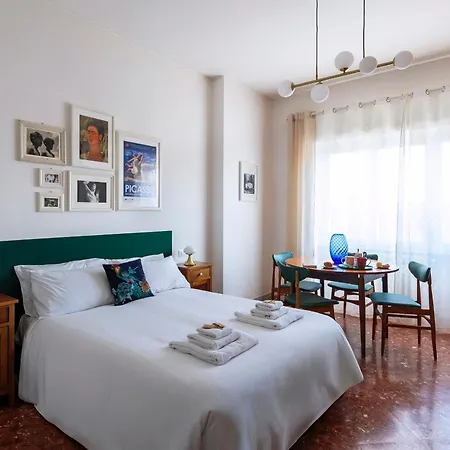 Casa Adele Lovely Mid-century Apartment,