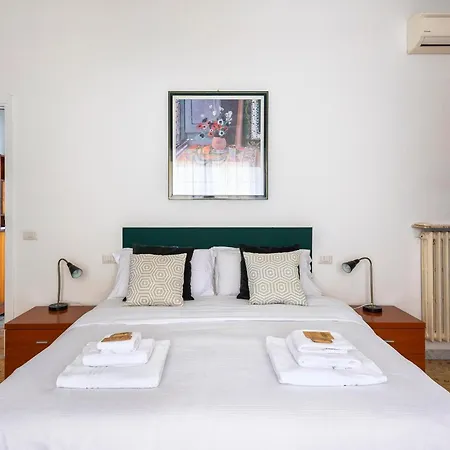 Casa Adele Lovely Mid-century Apartment, *